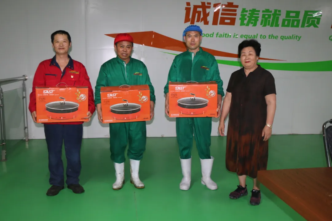 青岛海星体育食品有限公司八一建军节慰问活动