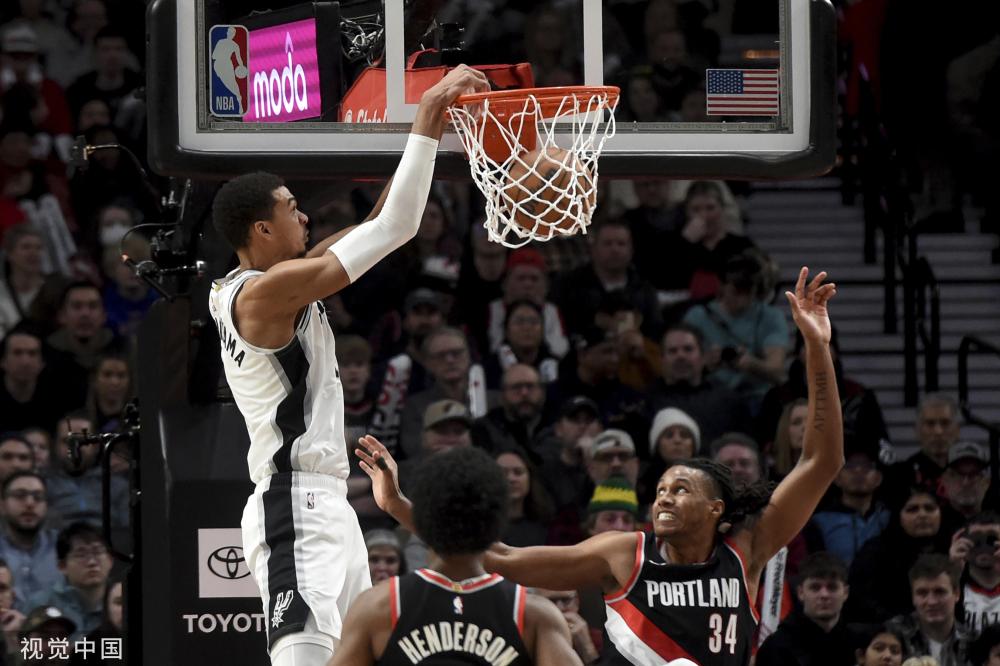 据有利位置 据有利位置