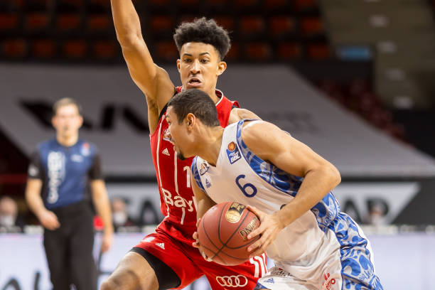 尤其是在四 尤其是在四