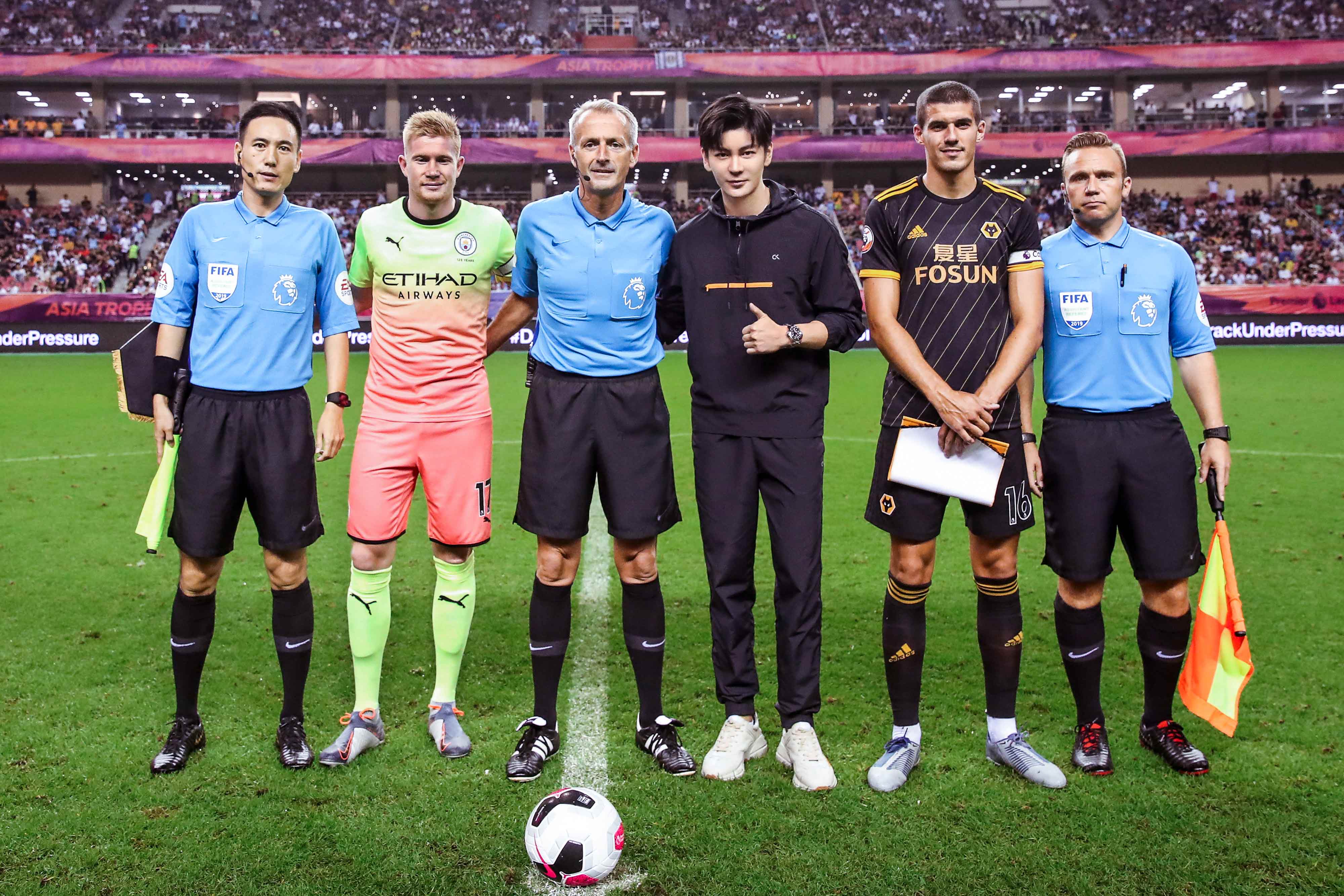 赛期间向观 赛期间向观